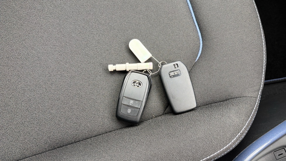 Toyota Aygo X 1.5 Hybrid Design 5dr CVT Hybrid Hatchback - Image 28