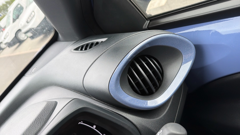 Toyota Aygo X 1.5 Hybrid Design 5dr CVT Hybrid Hatchback - Image 41