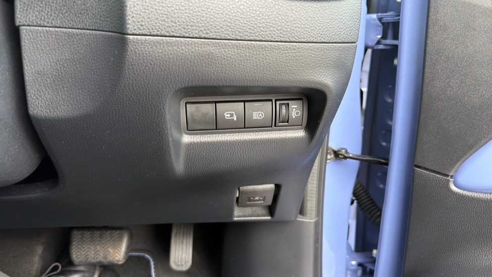 Toyota Aygo X 1.5 Hybrid Design 5dr CVT Hybrid Hatchback - Image 42