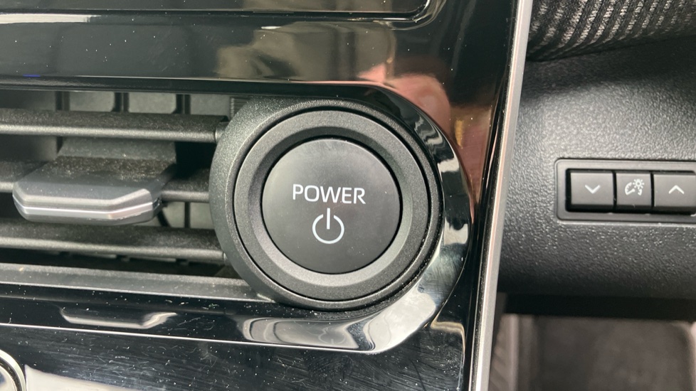 Toyota bZ4X 150kW Motion 71.4kWh 5dr Auto [11kW] Electric Hatchback - Image 16