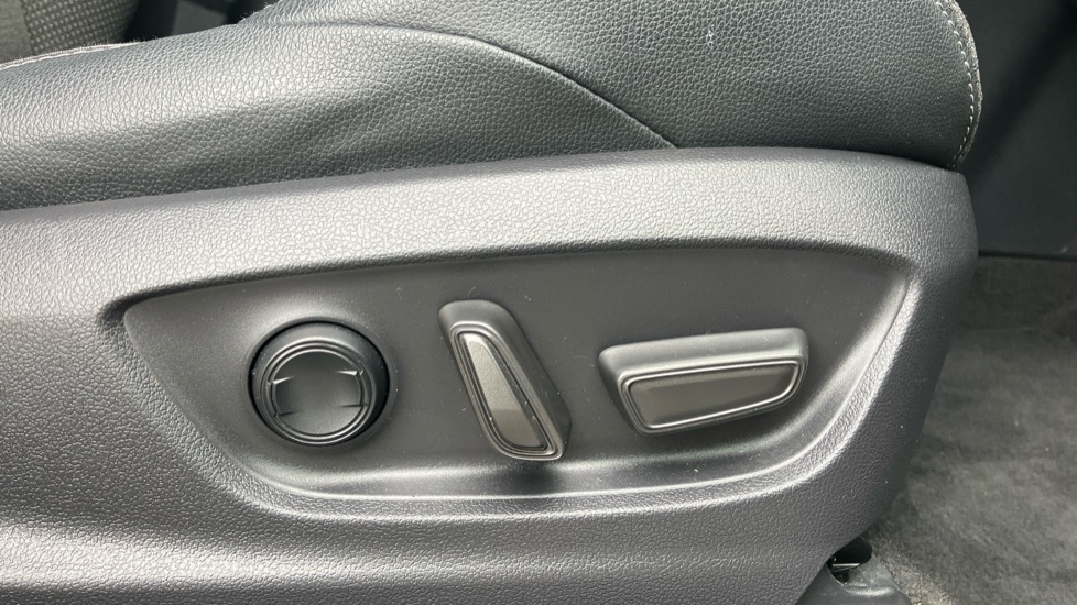 Toyota bZ4X 150kW Motion 71.4kWh 5dr Auto [11kW] Electric Hatchback - Image 33