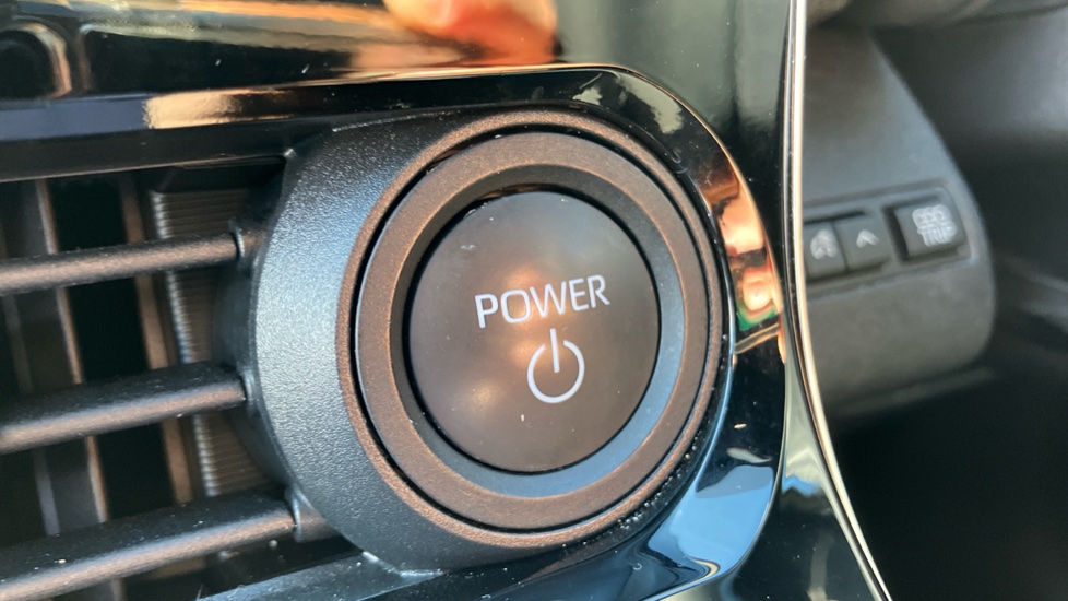 Toyota bZ4X 150kW Motion 71.4kWh 5dr Auto [11kW] Electric Hatchback - Image 16