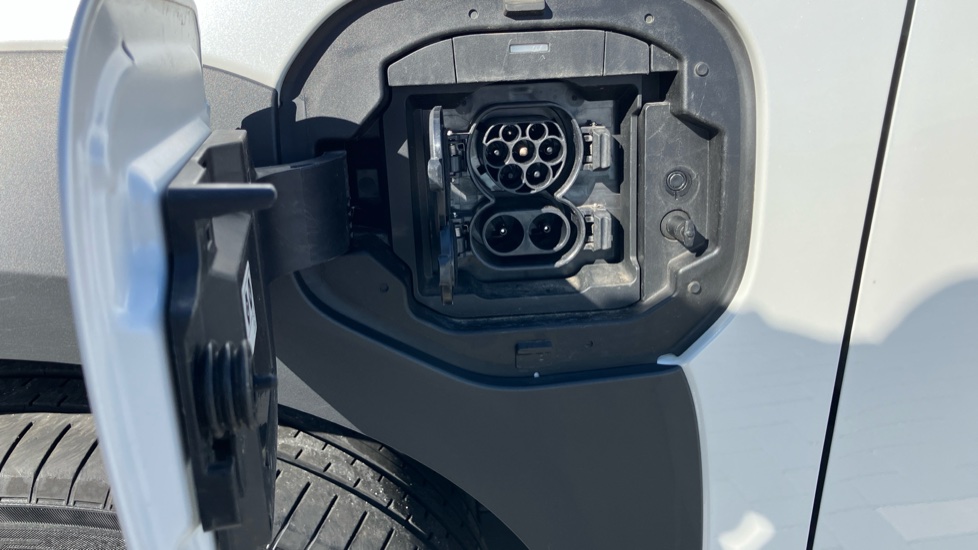 Toyota bZ4X 150kW Motion 71.4kWh 5dr Auto [11kW] Electric Hatchback - Image 53