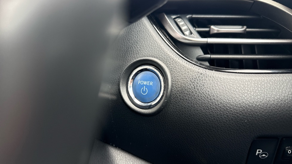 Toyota C-HR 1.8 Hybrid Excel 5dr CVT [Leather] Hybrid Hatchback - Image 16