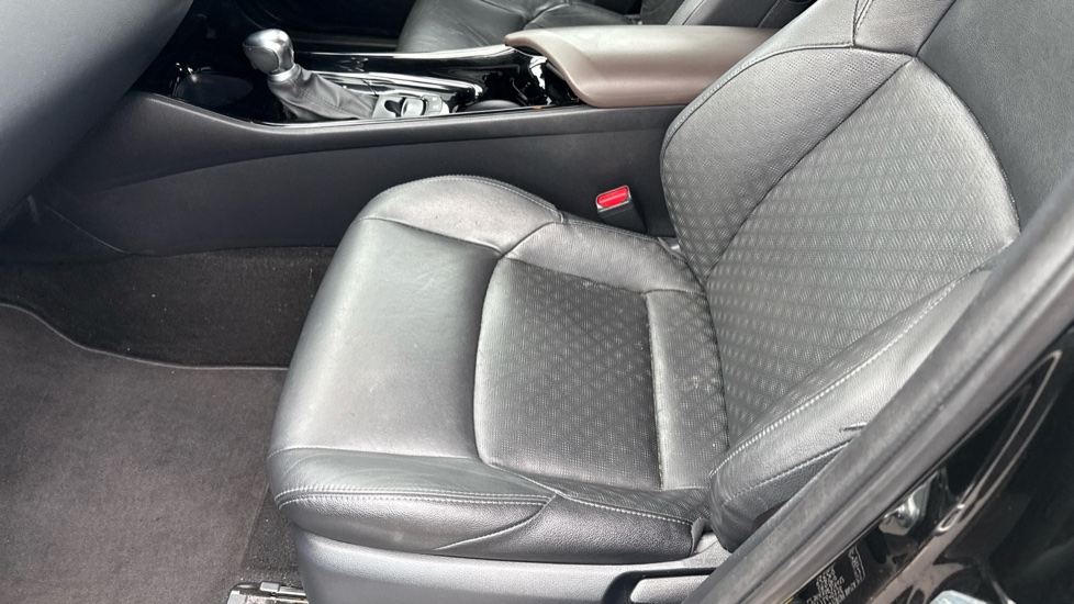 Toyota C-HR 1.8 Hybrid Excel 5dr CVT [Leather] Hybrid Hatchback - Image 17