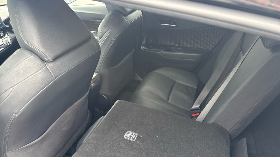 Toyota C-HR 1.8 Hybrid Excel 5dr CVT [Leather] Hybrid Hatchback - Image 18