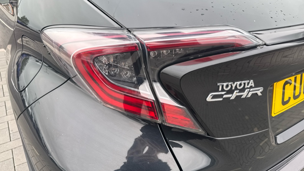 Toyota C-HR 1.8 Hybrid Excel 5dr CVT [Leather] Hybrid Hatchback - Image 21
