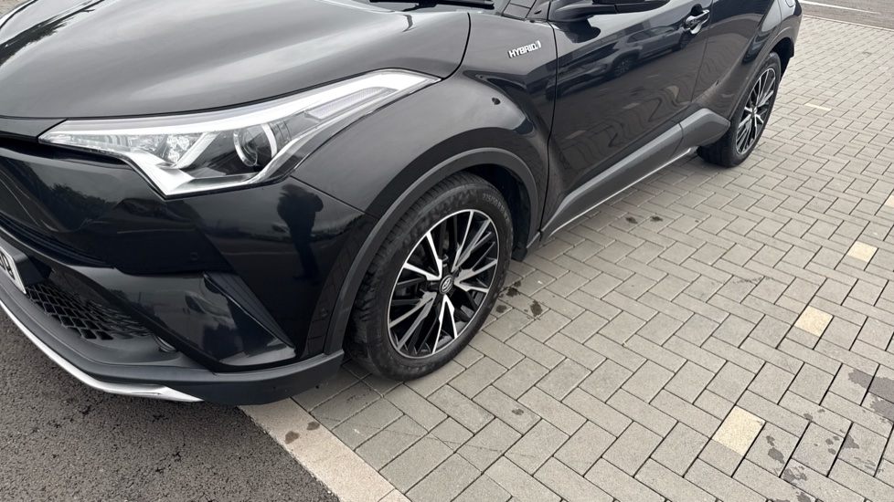 Toyota C-HR 1.8 Hybrid Excel 5dr CVT [Leather] Hybrid Hatchback - Image 30