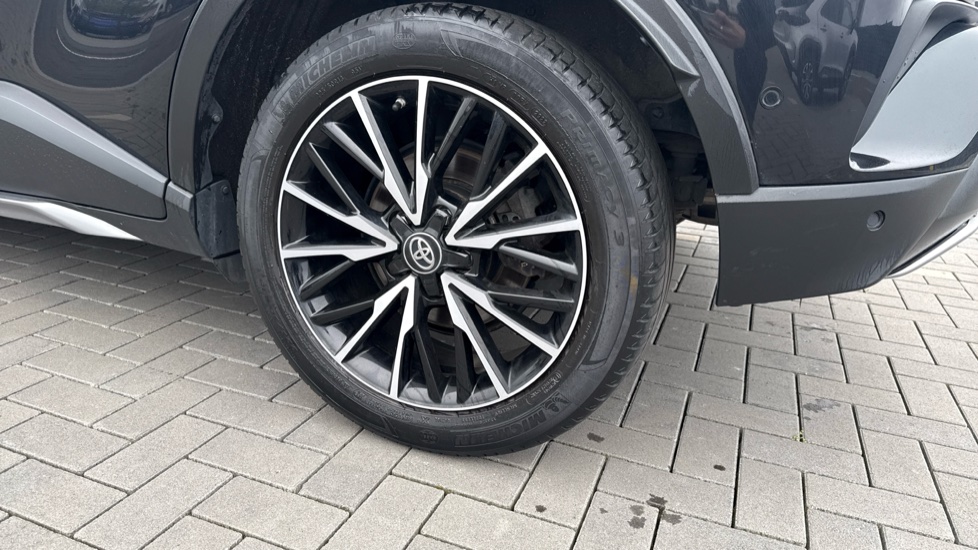 Toyota C-HR 1.8 Hybrid Excel 5dr CVT [Leather] Hybrid Hatchback - Image 43