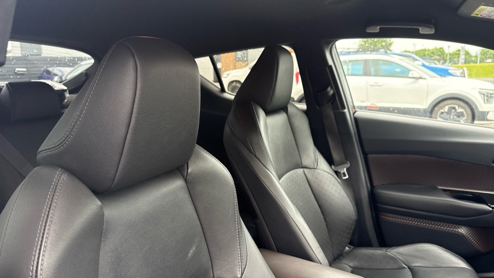 Toyota C-HR 1.8 Hybrid Excel 5dr CVT [Leather] Hybrid Hatchback - Image 50