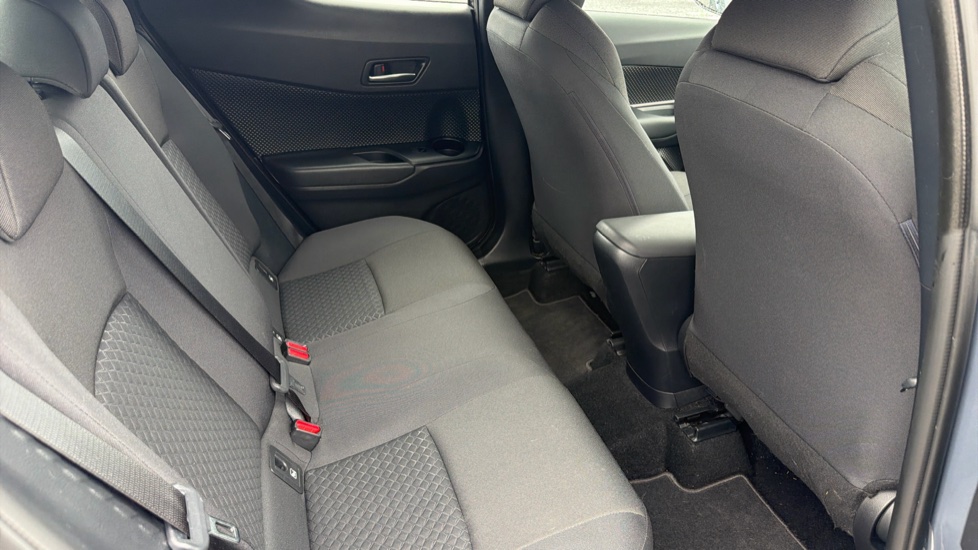 Toyota C-HR 1.8 Hybrid Icon 5dr CVT Hybrid Hatchback - Image 8