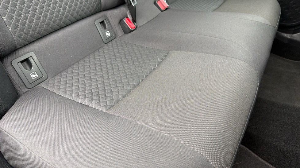Toyota C-HR 1.8 Hybrid Icon 5dr CVT Hybrid Hatchback - Image 17