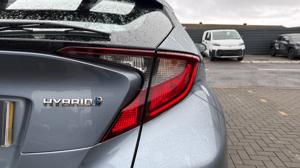 Toyota C-HR 1.8 Hybrid Icon 5dr CVT Hybrid Hatchback - Image 21