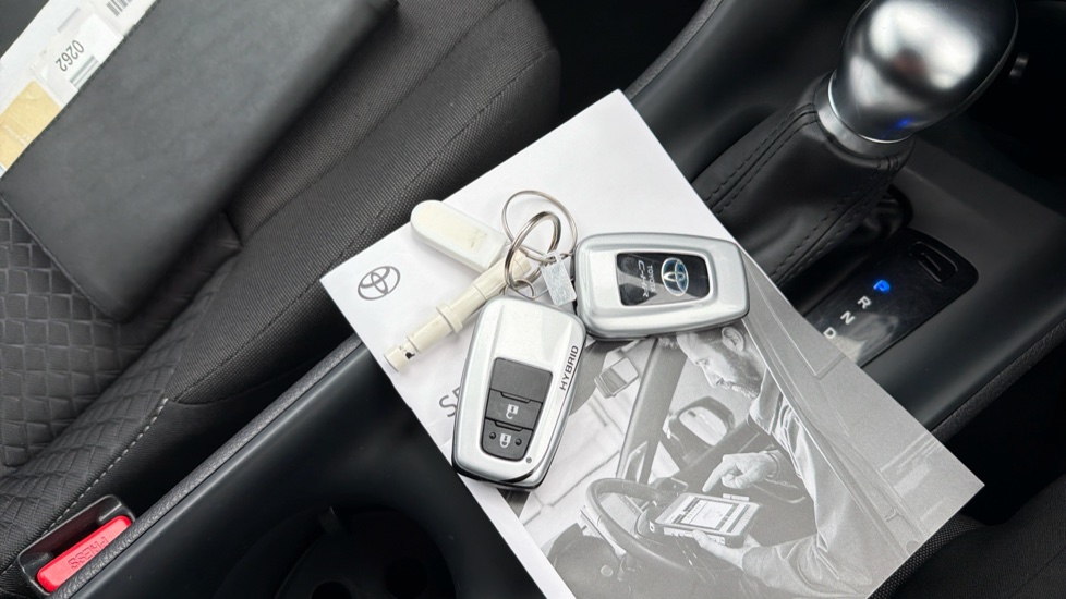 Toyota C-HR 1.8 Hybrid Icon 5dr CVT Hybrid Hatchback - Image 28