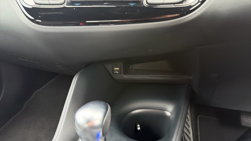 Toyota C-HR 1.8 Hybrid Icon 5dr CVT Hybrid Hatchback - Image 35