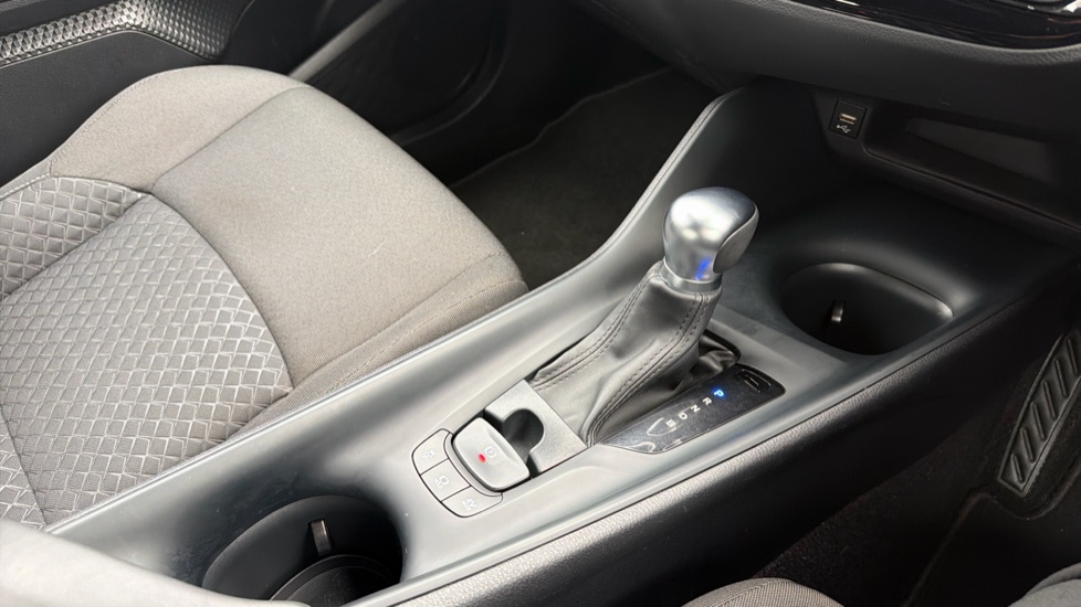 Toyota C-HR 1.8 Hybrid Icon 5dr CVT Hybrid Hatchback - Image 36