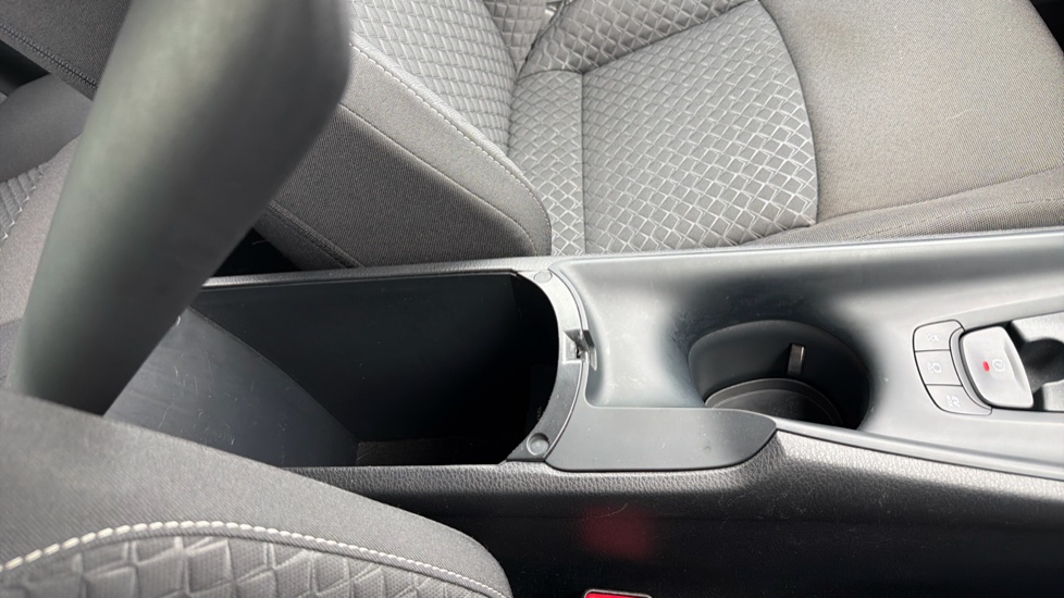 Toyota C-HR 1.8 Hybrid Icon 5dr CVT Hybrid Hatchback - Image 37