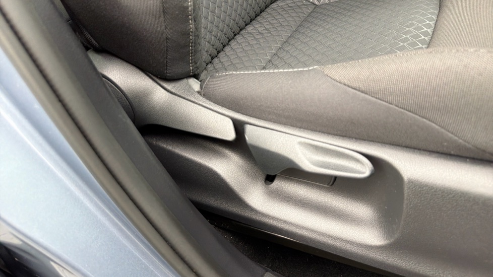 Toyota C-HR 1.8 Hybrid Icon 5dr CVT Hybrid Hatchback - Image 44