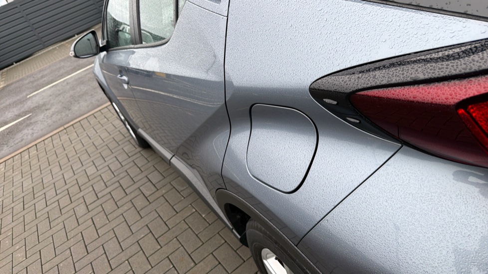 Toyota C-HR 1.8 Hybrid Icon 5dr CVT Hybrid Hatchback - Image 50