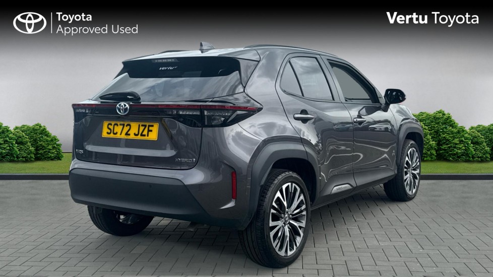 Toyota Yaris Cross 1.5 Hybrid Excel 5dr CVT Hybrid Estate - Image 2