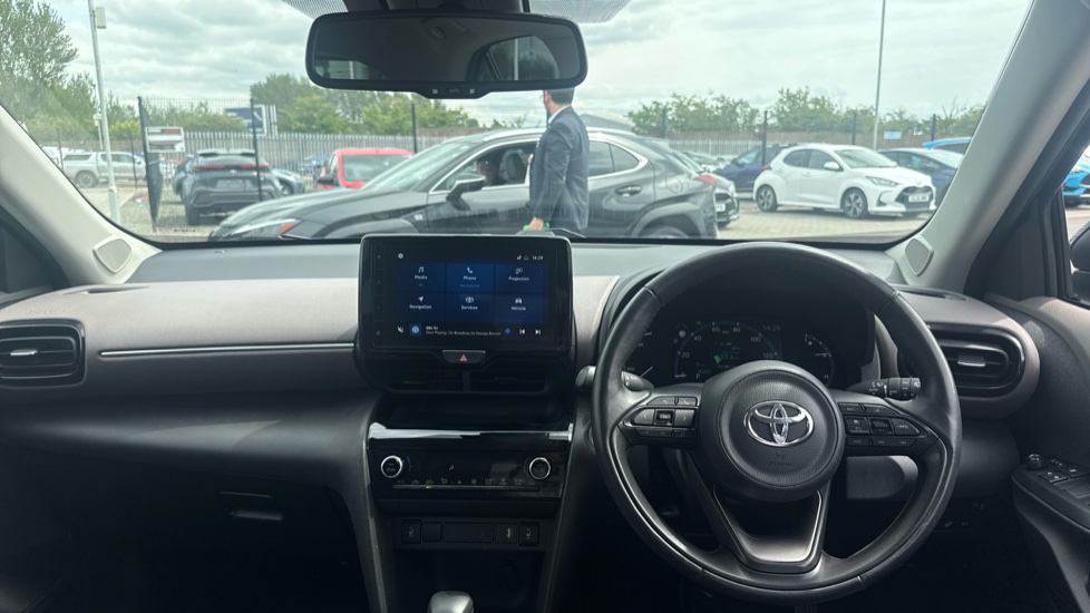 Toyota Yaris Cross 1.5 Hybrid Excel 5dr CVT Hybrid Estate - Image 6