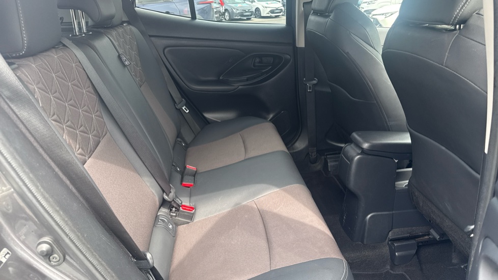 Toyota Yaris Cross 1.5 Hybrid Excel 5dr CVT Hybrid Estate - Image 8