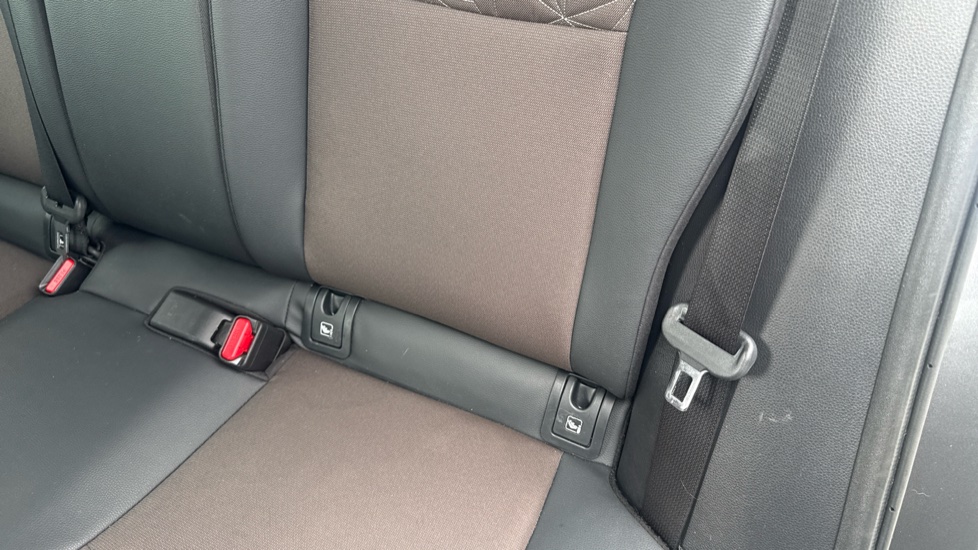 Toyota Yaris Cross 1.5 Hybrid Excel 5dr CVT Hybrid Estate - Image 14