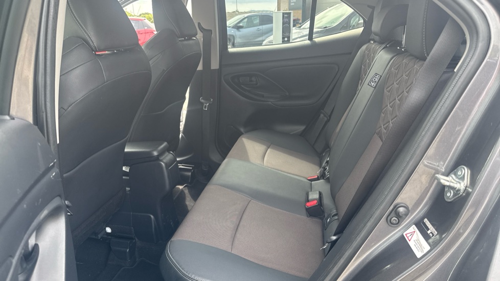 Toyota Yaris Cross 1.5 Hybrid Excel 5dr CVT Hybrid Estate - Image 15