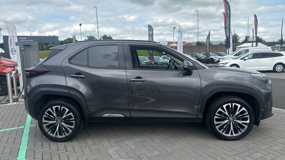 Toyota Yaris Cross 1.5 Hybrid Excel 5dr CVT Hybrid Estate - Image 23