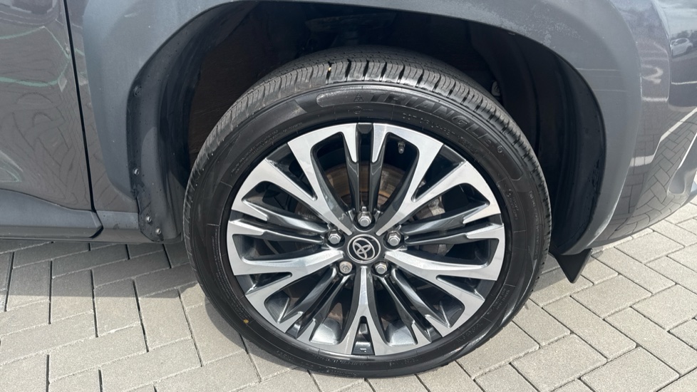 Toyota Yaris Cross 1.5 Hybrid Excel 5dr CVT Hybrid Estate - Image 36