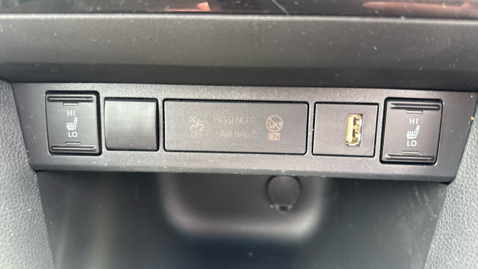 Toyota Yaris Cross 1.5 Hybrid Excel 5dr CVT Hybrid Estate - Image 41