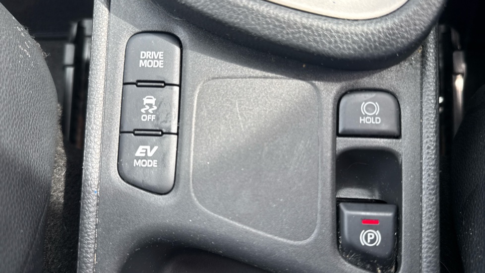 Toyota Yaris Cross 1.5 Hybrid Excel 5dr CVT Hybrid Estate - Image 43