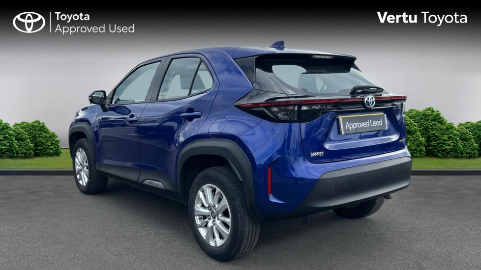 Toyota Yaris Cross 1.5 Hybrid Icon 5dr CVT Hybrid Estate - Image 4