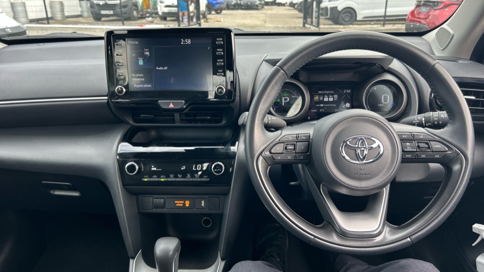 Toyota Yaris Cross 1.5 Hybrid Icon 5dr CVT Hybrid Estate - Image 6