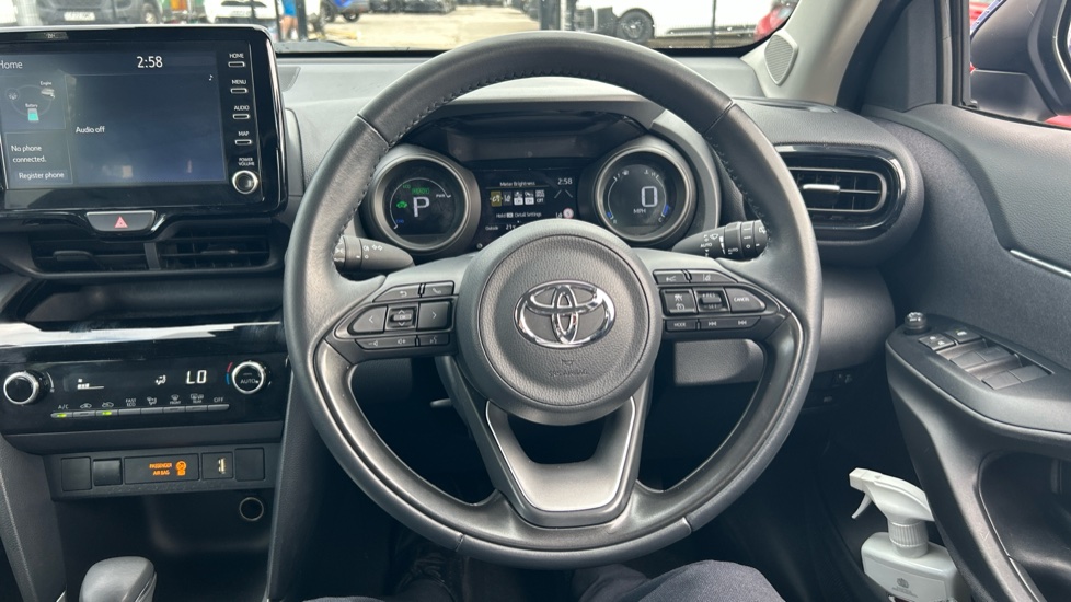 Toyota Yaris Cross 1.5 Hybrid Icon 5dr CVT Hybrid Estate - Image 7