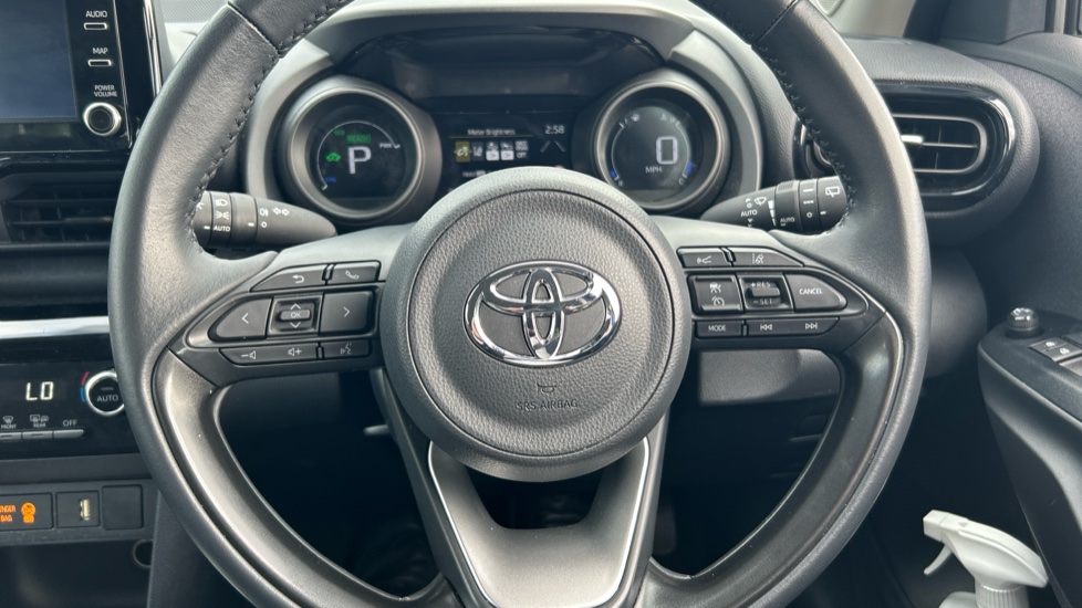 Toyota Yaris Cross 1.5 Hybrid Icon 5dr CVT Hybrid Estate - Image 10