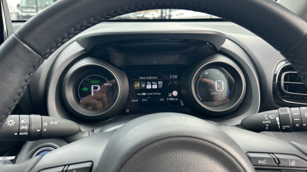 Toyota Yaris Cross 1.5 Hybrid Icon 5dr CVT Hybrid Estate - Image 11
