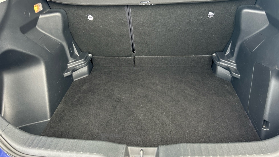 Toyota Yaris Cross 1.5 Hybrid Icon 5dr CVT Hybrid Estate - Image 13