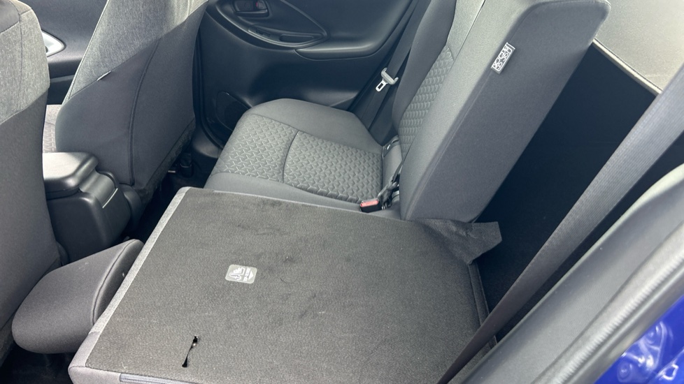 Toyota Yaris Cross 1.5 Hybrid Icon 5dr CVT Hybrid Estate - Image 18