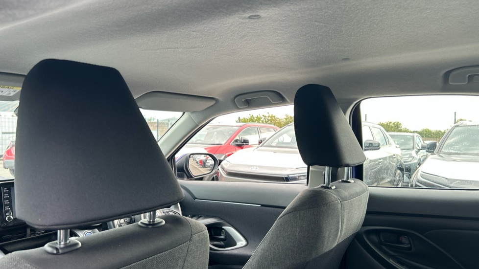 Toyota Yaris Cross 1.5 Hybrid Icon 5dr CVT Hybrid Estate - Image 19