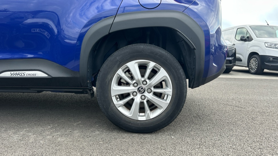 Toyota Yaris Cross 1.5 Hybrid Icon 5dr CVT Hybrid Estate - Image 25