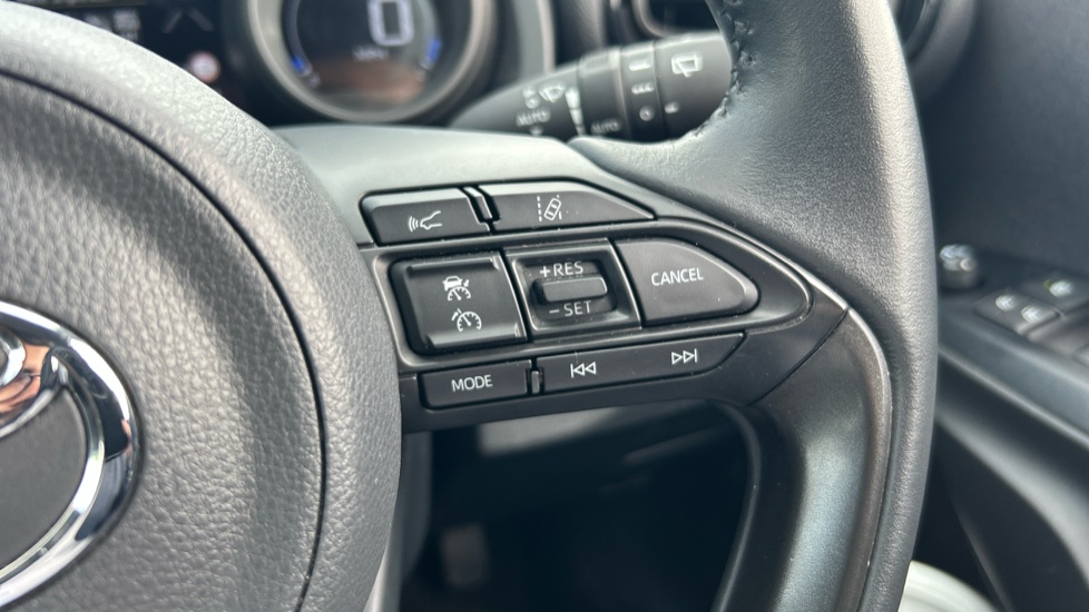 Toyota Yaris Cross 1.5 Hybrid Icon 5dr CVT Hybrid Estate - Image 29