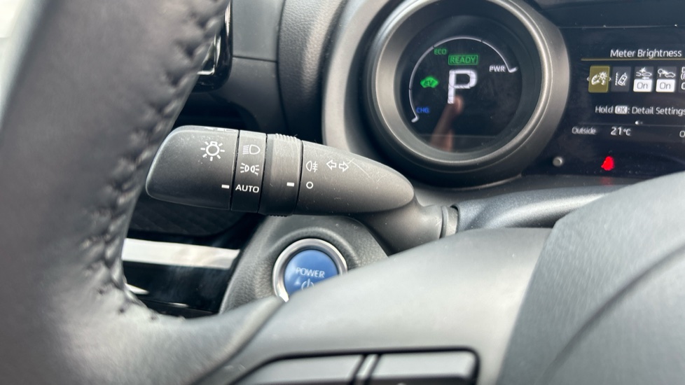 Toyota Yaris Cross 1.5 Hybrid Icon 5dr CVT Hybrid Estate - Image 31