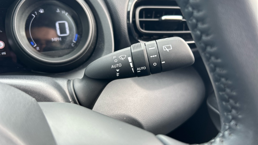 Toyota Yaris Cross 1.5 Hybrid Icon 5dr CVT Hybrid Estate - Image 32