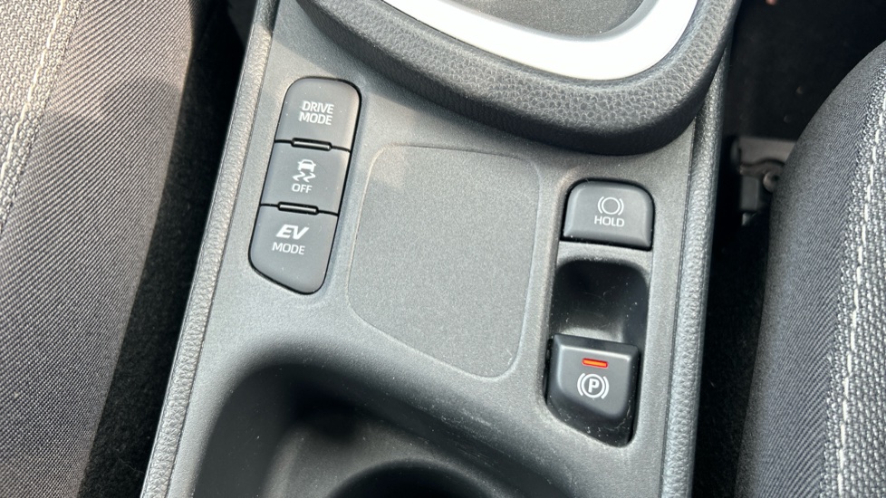Toyota Yaris Cross 1.5 Hybrid Icon 5dr CVT Hybrid Estate - Image 39