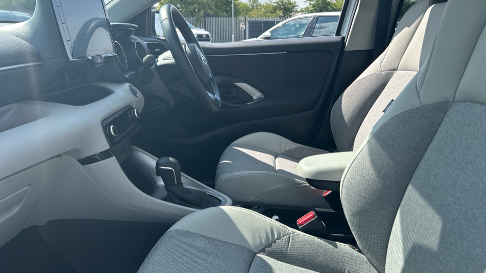 Toyota Yaris 1.5 Hybrid Excel 5dr CVT Hybrid Hatchback - Image 5