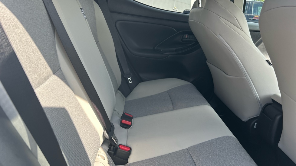 Toyota Yaris 1.5 Hybrid Excel 5dr CVT Hybrid Hatchback - Image 8