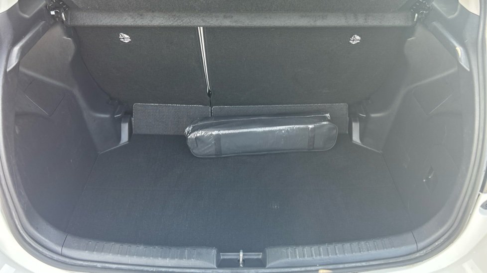Toyota Yaris 1.5 Hybrid Excel 5dr CVT Hybrid Hatchback - Image 13