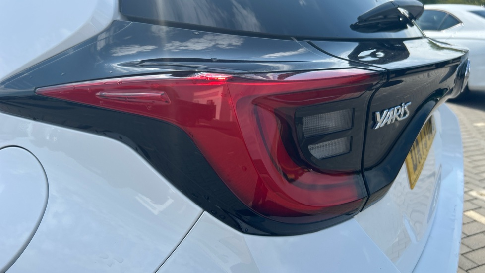 Toyota Yaris 1.5 Hybrid Excel 5dr CVT Hybrid Hatchback - Image 21