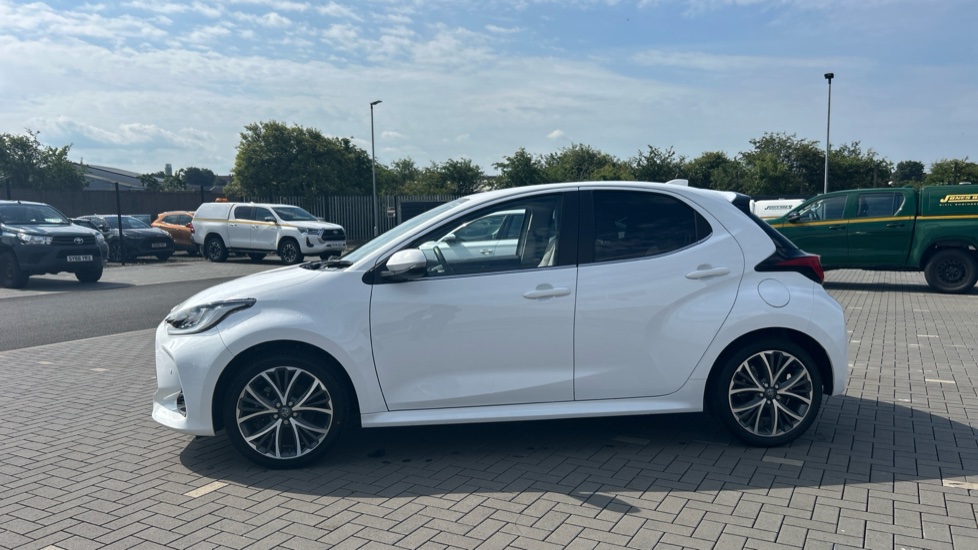 Toyota Yaris 1.5 Hybrid Excel 5dr CVT Hybrid Hatchback - Image 24